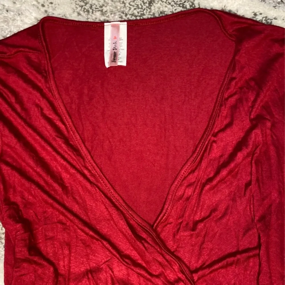 Red blouse - Picture 2 of 5